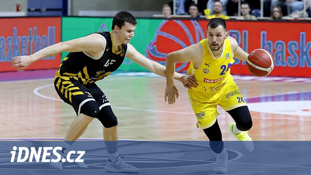 Sakatlanan diz, Opava ısınma oyuncusunun koşusunu bozdu