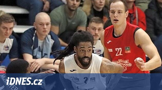 Savaş yaklaşık on mil uzakta. N’den sonra Ostrava ilerlemeyi masayla kutladı