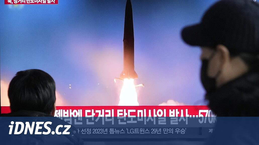 KLDR odpálila letos už pátou balistickou raketu. Dopadla do Japonského moře - iDNES.cz