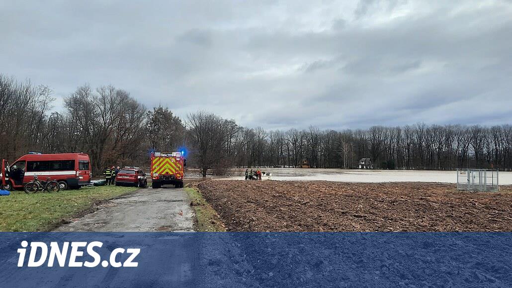 Pardubice’deki Elbe tarlaları, bar binasını ve kır evi alanını sular altında bıraktı