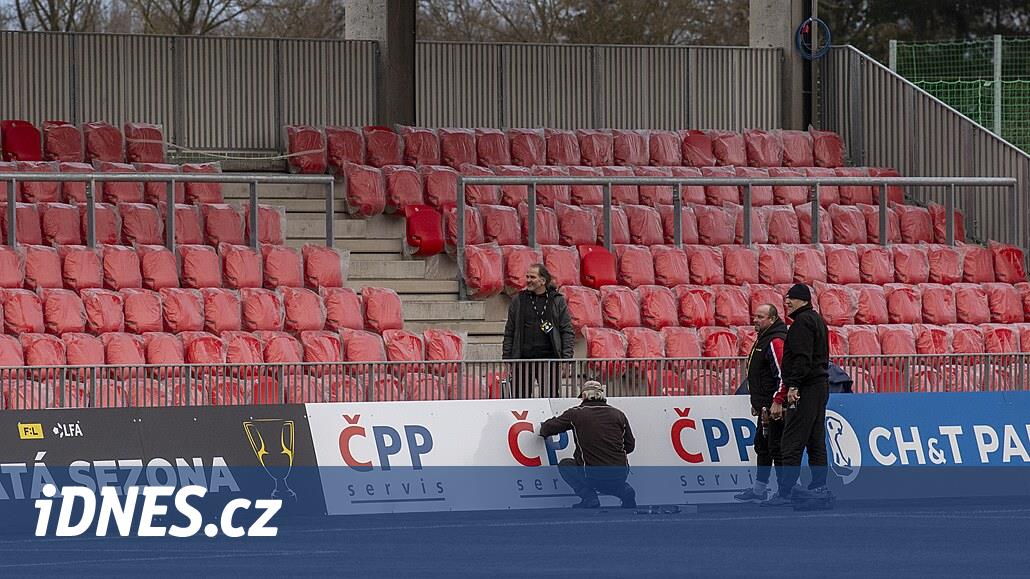 Pardubický fotbalový klub se brání Tvrdíkově kritice sektoru pro hosty -  iDNES.cz