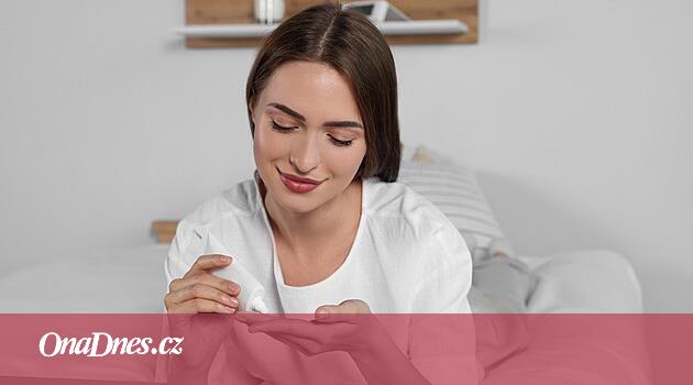 Opalovací krém a častá hydratace. Máme pro vás tipy, jak se starat o ruce