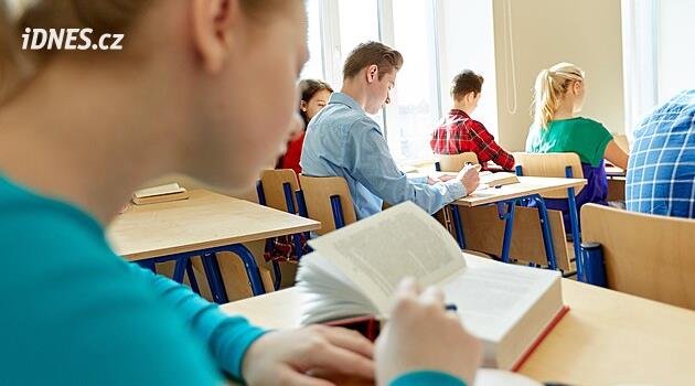 Jak podat přihlášku na střední školu a neuškodit si? I podané se dají zrušit a opravit