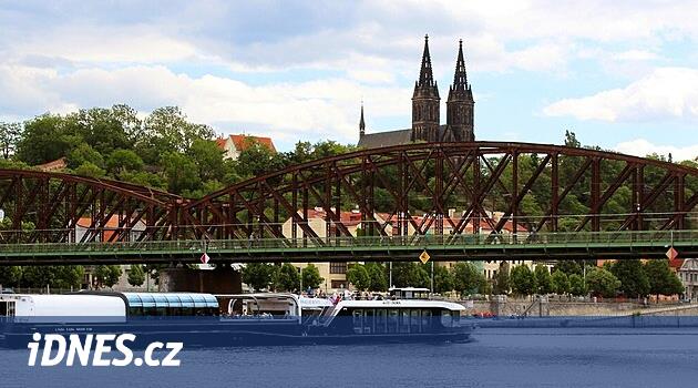 UNESCO Komitesi, Prag'a VýToň'daki Demiryolu Köprüsü'nü hak etmemesini tavsiye etti.