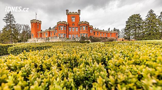 Hrady a zámky rodů Modré krve. Navštivte sídla českých šlechticů