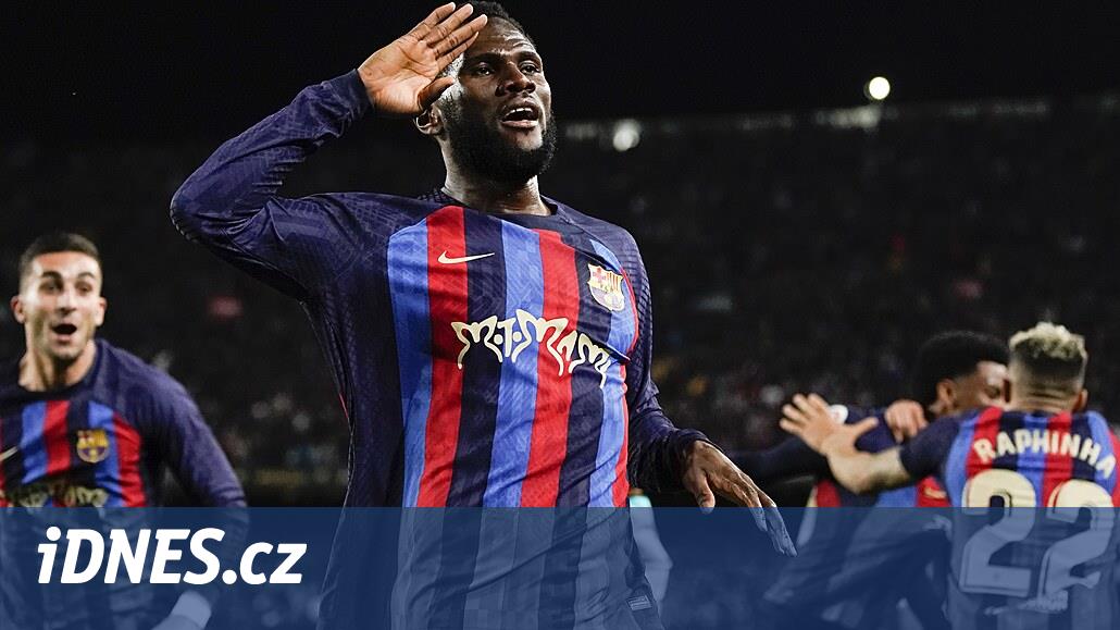 Barcelona gólem v nastavení zdolala Real, předtím jeho branka těsně neplatila - iDNES.cz
