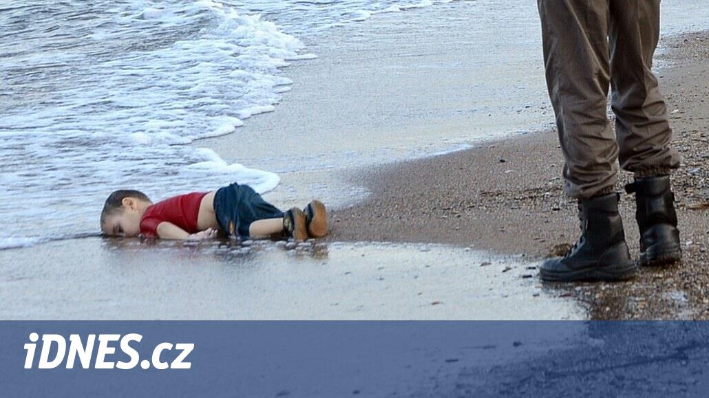 C’était comme s’il dormait… La photo du bambin en train de se noyer a giflé l’Européen indifférent au visage
