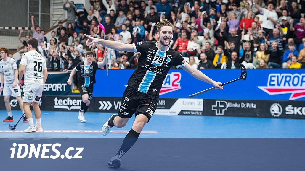 Florbol oyuncuları Mladá Boleslav, Pardubice'yi mağlup ederek süper lige liderlik etti