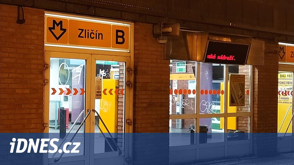 Sprejeři zastavili část metra B, nejezdilo půl hodiny