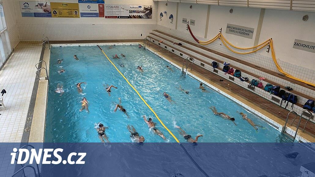 Jediný velký krytý bazén Jesenicka kvůli úsporám zavře, možná nejen na léto  - iDNES.cz