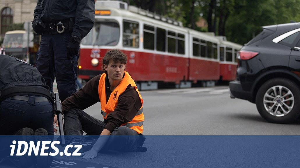 „Rote Linie überschreiten.“  Deutsche greifen Aktivisten der letzten Generation an