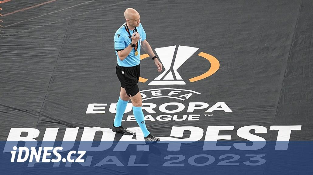 Kartlardan veya penaltılardan kaçmıyor.  İngiliz hakem Taylor, Galatasaray'la Sparta'ya gidiyor