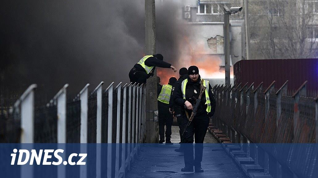 Zatkněte mě, nechci na frontu. Ukrajinská policie řeší nové případy - iDNES.cz