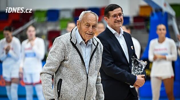 Basketbol antrenörü Miroslav Vondrička 92 yaşında hayatını kaybetti