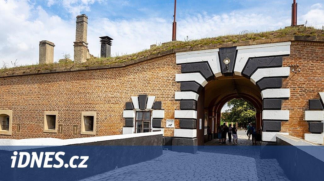 Terezin anıtına haftalık giriş yapılacak, insanlar belli bir süreliğine ve duyguları nedeniyle orada olmak istiyor