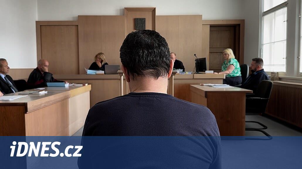 Ceza geçerlidir. Anayasa Mahkemesi, karısını arabada yaktığı için 27 yıl boyunca erkekleri doğruladı