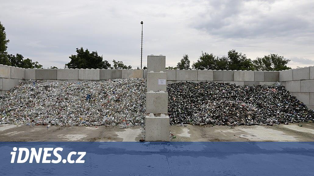 On iki metreküp yerine sadece dört metreküp. Prag sakinleri her yıl daha az atık teslim edebilecek
