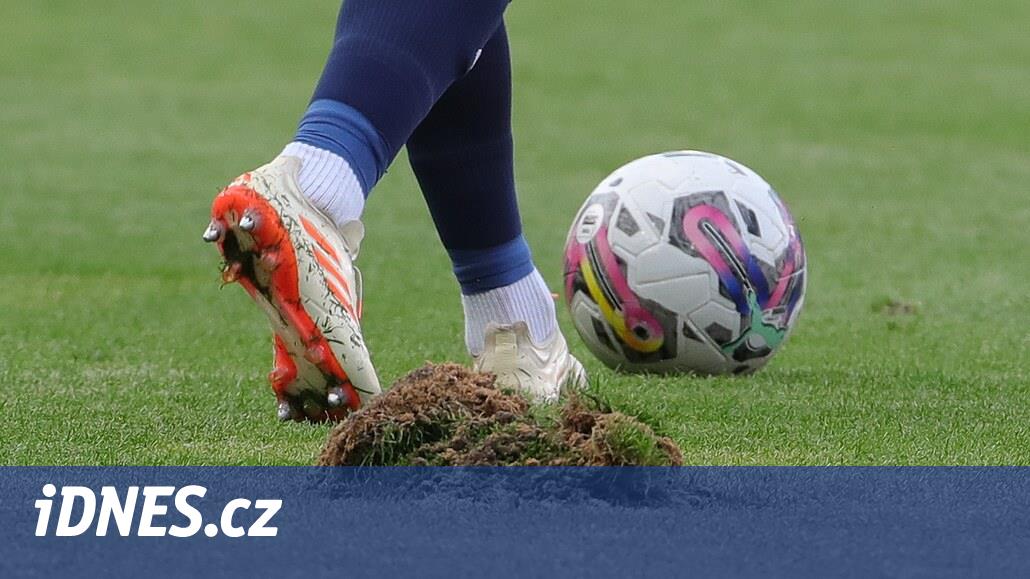 t-et-v-m-na-za-p-l-roku-slavia-v-edenu-p-ed-jarem-op-t-pokl-d-nov