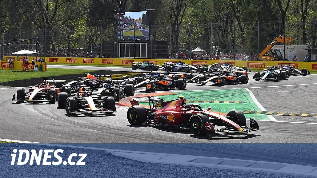 Carlos Sainz Beats Max Verstappen, Claims Pole Position – Formula 1 News