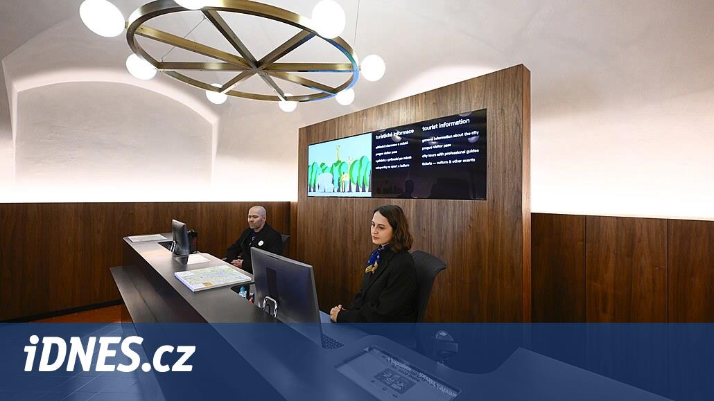 na-hrad-se-vrac-ivot-praha-otev-ela-sv-turistick-informa-n