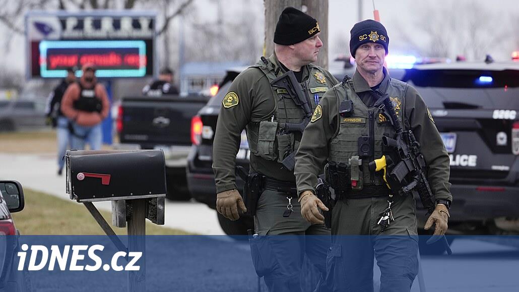 Iowa'da bir okulda silahlı saldırı yaşandı.  Bir öğrenci öldü, 5 kişi yaralandı