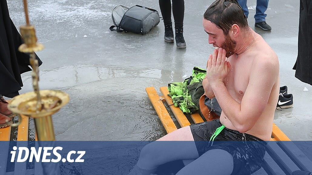 Ortodoks donmuş göletteki suya tapıyordu, hatta bir inanan kendini suya daldırmıştı