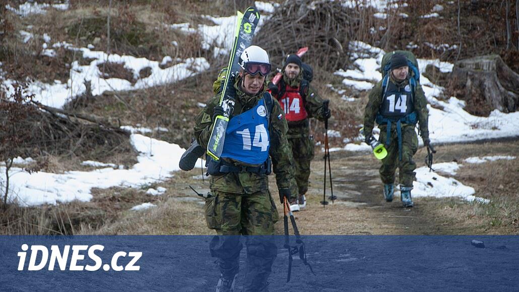 Na lyže zapomeňte. Bez sněhu se závod přes Jeseníky mění v drsný zápas - iDNES.cz