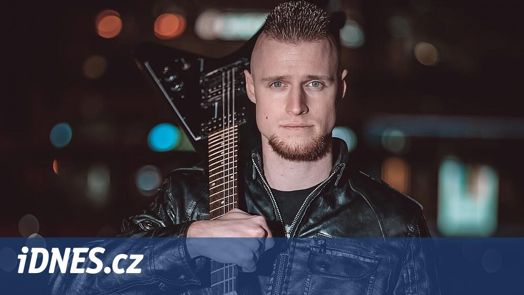Büyükannesi ona ilk gitarını aldı, şimdi Vojtěch Brázda Motorband'da çalışıyor