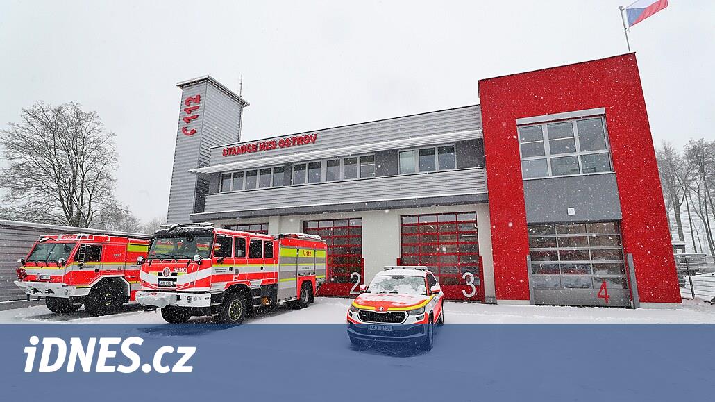 Birkaç dakika içinde yangında.  Ostrov'daki itfaiyeciler bölgedeki son yeni üssün açılışını yaptı