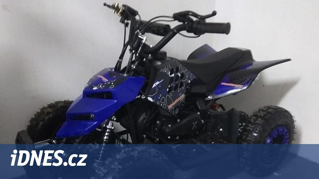 Noel'den hemen sonra bir hırsız bir çocuğun tişörtünü çaldı.  Polisten ikinci el alıyor