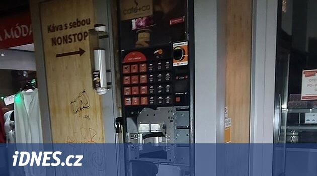Gençler otomatlara havai fişek attı, içlerinden birini sarhoş bir anne aldı