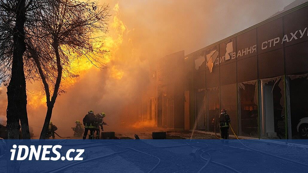 Russ, Kinal stellerini Ukrayna'ya gönderdi.  Kharkov ve Kiev yaralandı ve öldü