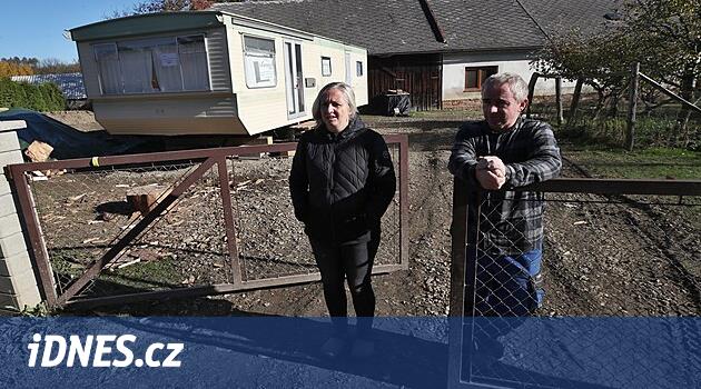 Seller 2024 | Hala bir şeyler arıyoruz. Aile mobil bir evde yaşıyor, ısıtılan ev onarılıyor