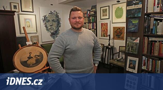 Okuyucular ölmedi. Antikacı, bunların bugün daha da gizli olduğunu söylüyor