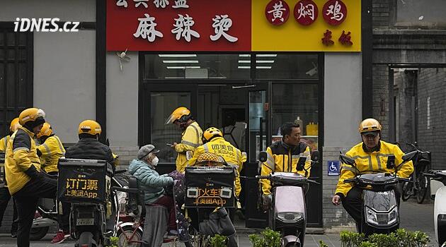 Čínský rozvážkový byznys má problém. Kontroloři objevili tisíce falešných prodejců