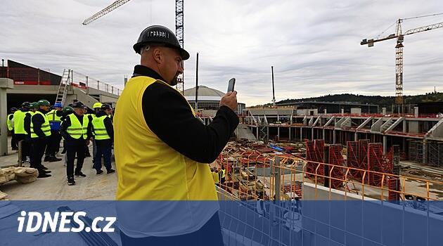 Yeni arena turu sırasında Zábransky, “Burada Sparta'yı nasıl yendiğimizi görmek istiyorum” dedi.
