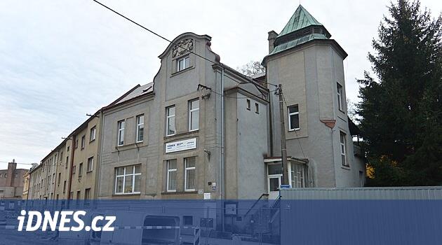 KSČM satışı. Komünistler Svitavy'de bir villa teklif ediyor, onu işletecek paraları yok