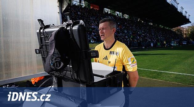 Futbolda antrenörlük zorlukları? VAR sistemine alternatif olan ilk testler başarılı geçti