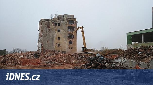 Bira fabrikasının yıkılmasından sonra evsizler şehirde koşacak, Vary'den korkuyorlar
