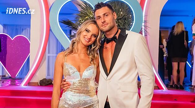 Kristi a Trabo se vzali. Láska se dá najít v reality show, vzkazuje Hejdová