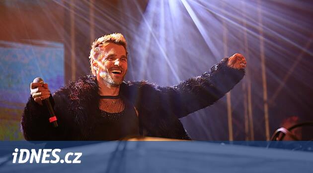 Brno'daki Noel pazarları Leoš Mareš'in yarım milyonluk yıldız gösterisiyle başladı