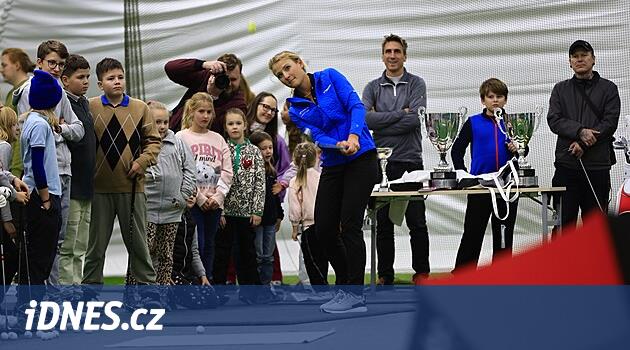 Şişirilebilir golf salonu ağları koruyor, onlar olmadan antrenmanlar uzun sürmeyecek