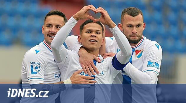 Hem Sparta hem de Slovácko geçen seneye karşı kırmızı renkte, atlayıcılar Jablonec ve Baník
