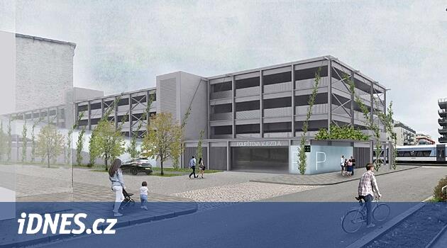 Olomouc arabaları nereye park edeceğini düşünüyor. Komşuların yeni otoparkı çarptı