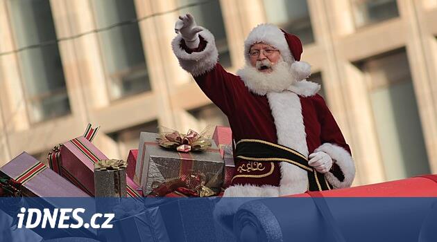 Hokey oyuncuları otobüse binmek yerine salona yürümek zorunda kaldı. Noel Baba yollarına çıktı