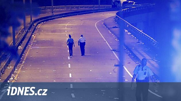 New Orleans'ta geleneksel bir geçit töreninde yaşanan silahlı saldırıda iki kişi hayatını kaybetti. Diğerleri de yaralandı