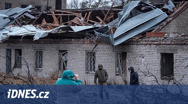 Ukrajinu zasáhl Orešnik. Rusko poprvé zaútočilo novou balistickou raketou - iDNES.cz