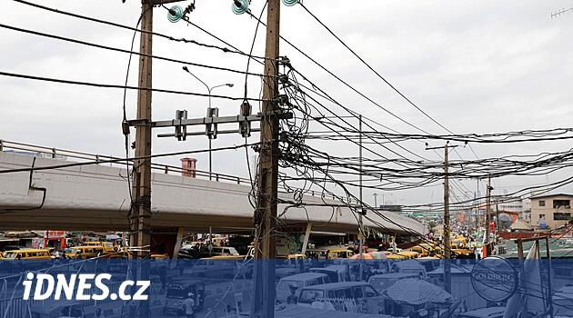Elektriksiz yaşam Nijerya'yı rahatsız ediyor. Kesintiler sık ​​oluyor, jeneratörler pahalı