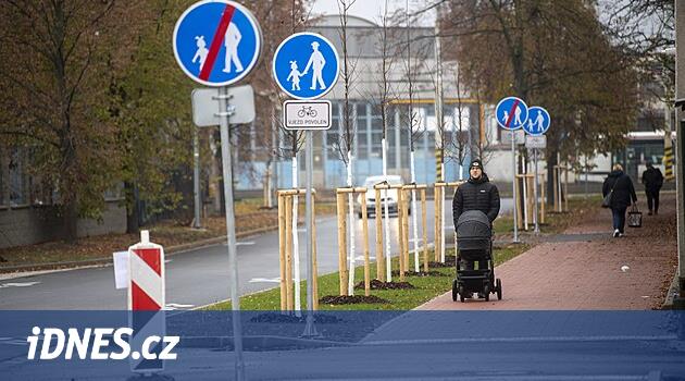 Pardubice, Dukla toplu konutunun borcunu ödedi, şehrin geri kalanıyla iyi bir bağlantısı var