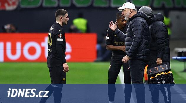 Her iki taraftan da şişirilmiş futbol. Teknik direktör Trpišovský, “Daha hafif bir kafamız yoktu” dedi